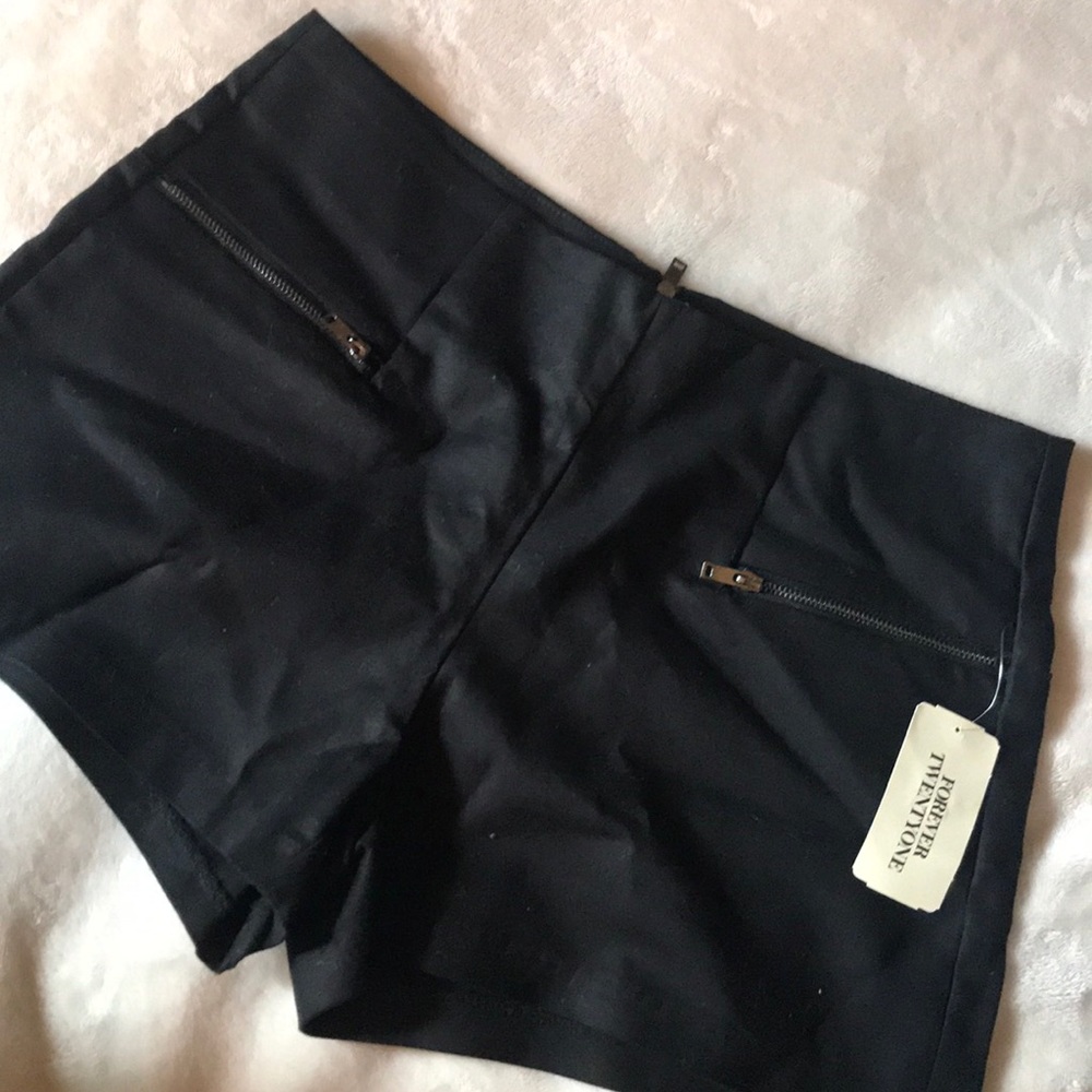 FOREVER 21 black woven shorts